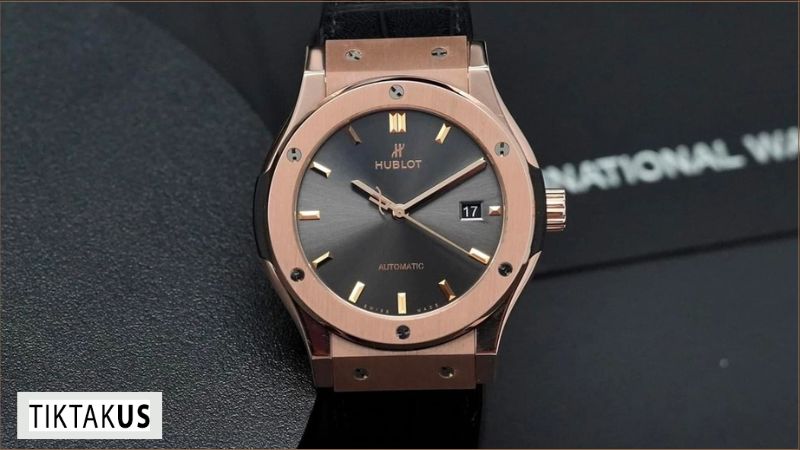 Khác với Big Bang, Hublot Classic Fusion mang đến sự lựa chọn đa dạng hơn về kiểu dáng mặt sau