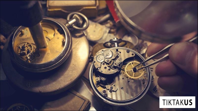 Khuyến nghị bảo dưỡng đồng hồ cơ định kỳ 2-3 năm/lần, hoặc theo hướng dẫn của nhà sản xuất