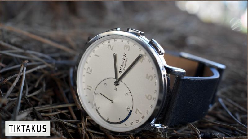 Đồng hồ hybrid đều có khả năng chống nước, thường ở mức 50m (tương đương 5 ATM) trở lên.