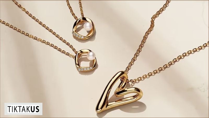 Trang sức làm từ 316L mang đến vẻ đẹp sáng bóng tự nhiên, khả năng chống gỉ sét và giữ màu cực tốt