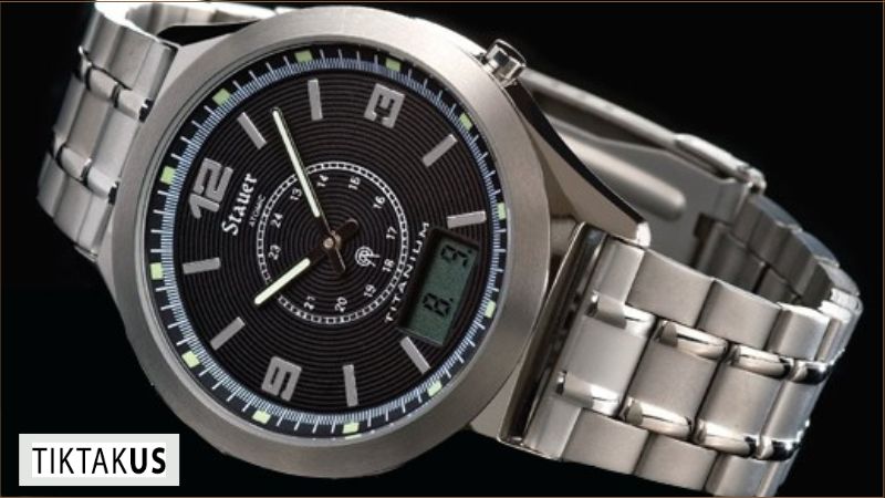 Đồng hồ nguyên tử (thiết bị chuẩn quốc gia) có sử dụng một lượng cực nhỏ đồng vị phóng xạ