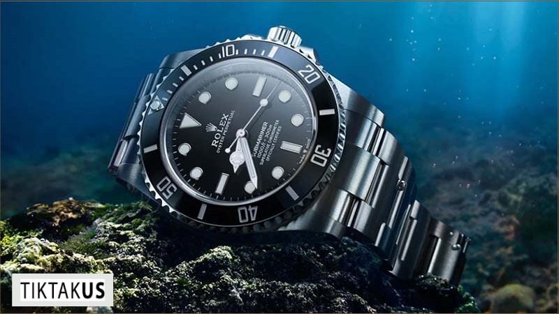 Ngay sau khi lặn biển, hãy rửa sạch đồng hồ bằng nước ngọt để loại bỏ muối biển