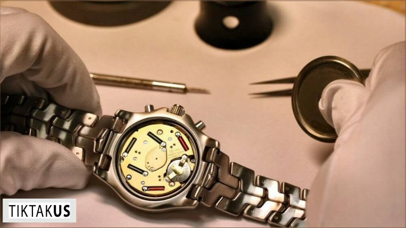 Đem đồng hồ đi bảo dưỡng định kỳ tại các trung tâm uy tín để kiểm tra và bảo trì máy móc.