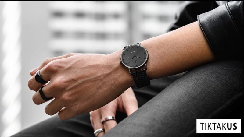 Những người sở hữu cổ tay lớn (thường trên 18cm) có sự linh hoạt hơn trong việc chọn đồng hồ.