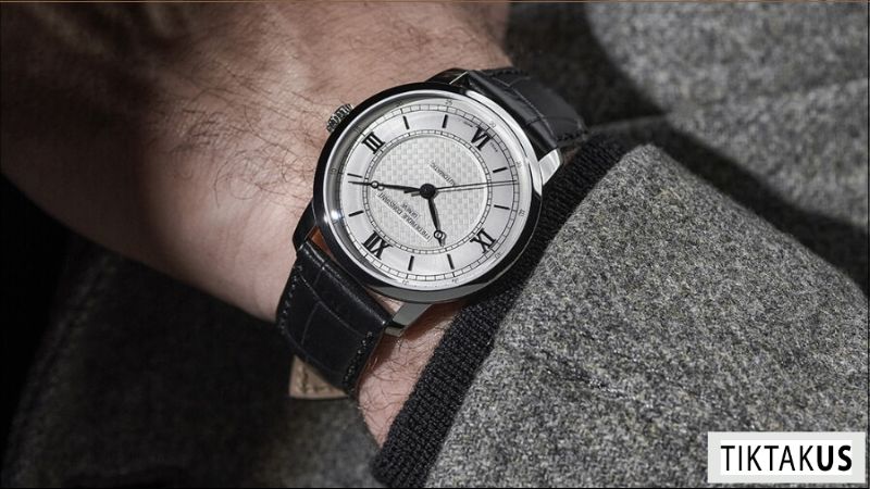 Xem giờ trên đồng hồ nhanh chóng và tiện lợi hơn nhiều so với việc lấy điện thoại