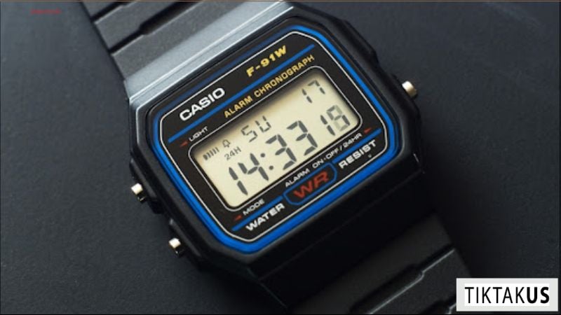 Casio F-91W là một mẫu đồng hồ điện tử huyền thoại của Casio, được yêu thích rộng rãi trên toàn thế giới.