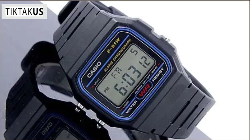 Nếu muốn chuyển đổi giữa chế độ 12 giờ và 24 giờ, hãy nhấn nút ON/OFF 24H khi đang trong chế độ chỉnh giờ.