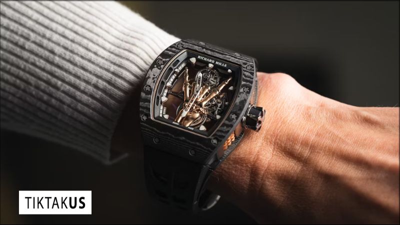 Richard Mille phá vỡ những quy tắc thiết kế truyền thống, mang đến những chiếc đồng hồ với hình dáng thùng rượu đặc trưng