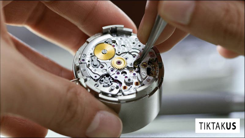Để đạt được danh hiệu uy tín này, bộ máy đồng hồ phải đáp ứng các tiêu chuẩn Swiss Movement khắt khe