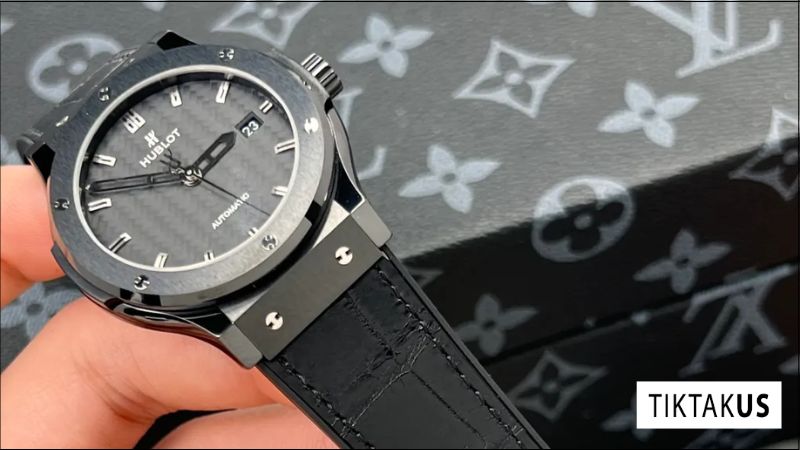 Ceramic là một loại vật liệu gốm công nghệ cao, được sử dụng trong các dòng đồng hồ Hublot hiện đại.