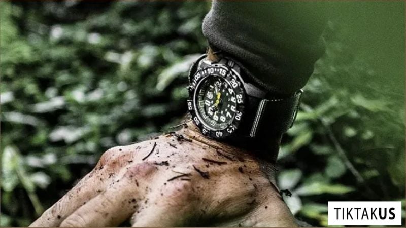 Đồng hồ quân đội được sản xuất theo các tiêu chuẩn quân sự nghiêm ngặt, như MIL-STD-810G của quân đội Mỹ.