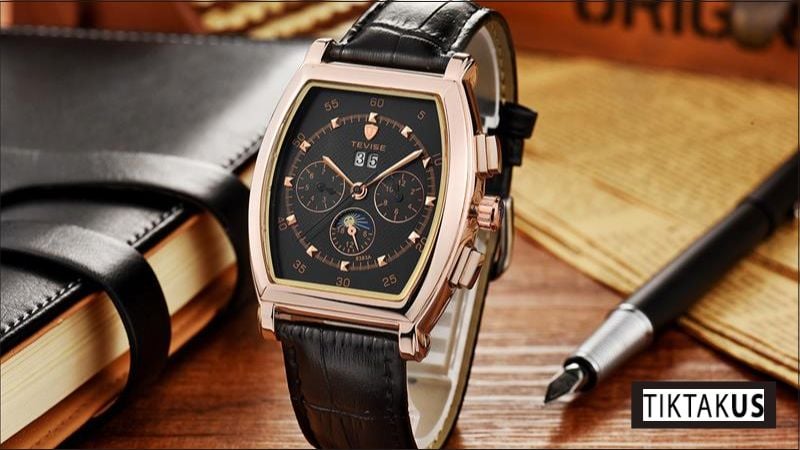 Đồng hồ Tevise sử dụng bộ máy do Trung Quốc sản xuất, chủ yếu là các loại máy phổ thông như Tongji, 2813, và Sunon