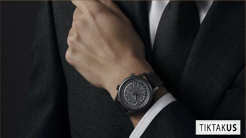 Khi mặc vest hoặc sơ mi, vị trí đeo đồng hồ vẫn nên ở phía trên xương cổ tay.