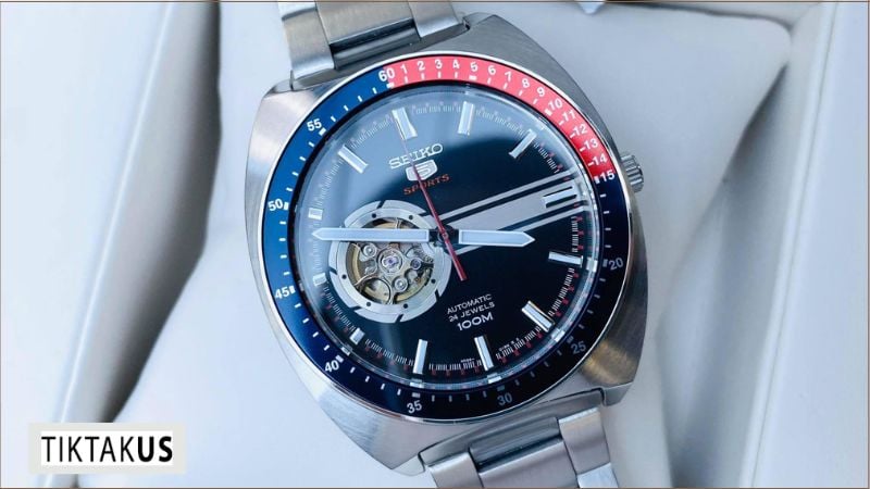 Seiko 5 là đồng hồ cơ phổ thông, thiết kế trẻ trung, phù hợp với người mới chơi đồng hồ.
