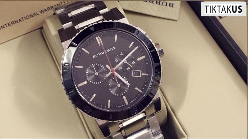 Kim đồng hồ của Burberry chính hãng thường được chế tạo từ thép không gỉ cao cấp, có thể được phủ lớp mạ PVD