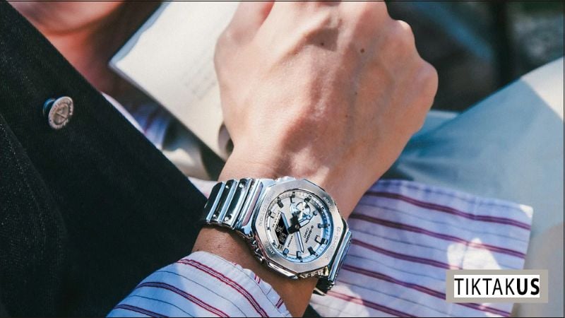 Ngoài số seri bạn vẫn có thể dựa vào một số yếu tố khác để phân biệt thật giả