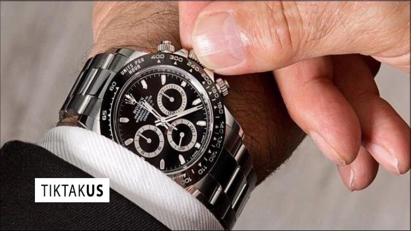 Một nguyên tắc cực kỳ quan trọng cần nhớ: Luôn tháo đồng hồ ra khỏi cổ tay trước khi bắt đầu lên dây cót.