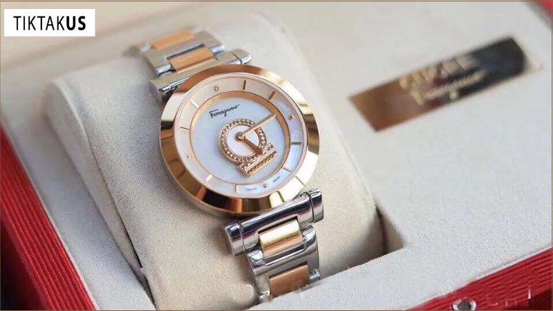 Kim đồng hồ chính hãng thường được làm từ thép không gỉ, thiết kế sắc nét và chuyển động rất mượt mà.