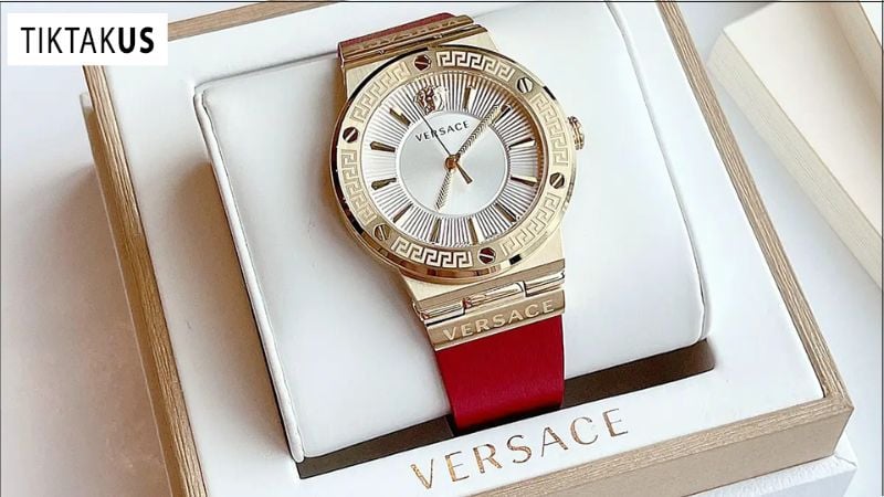 Hộp đựng đồng hồ Versace chính hãng thường được làm từ chất liệu cao cấp