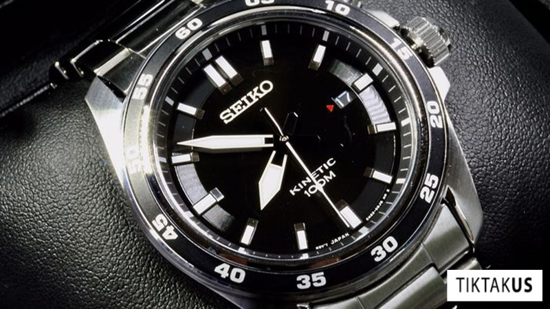 Đồng hồ Kinetic là một sáng tạo độc đáo của hãng Seiko Nhật Bản ra mắt vào năm 1986