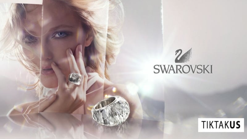 Swarovski là một thương hiệu chuyên về việc sản xuất và kinh doanh sản phẩm làm từ pha lê