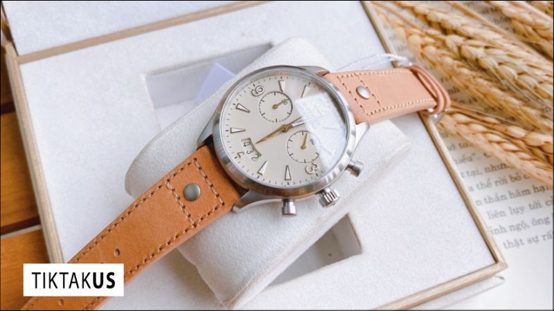 Đồng hồ unisex là những chiếc đồng hồ được thiết kế với kiểu dáng, kích thước và màu sắc trung tính