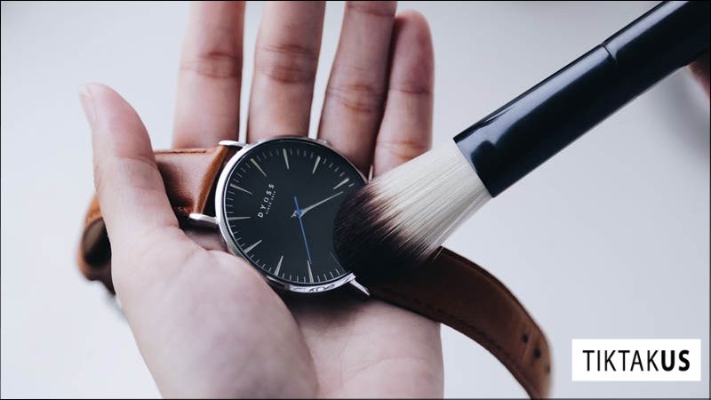 Cồn có thể làm khô da, phai màu và hỏng bề mặt da nhạy cảm