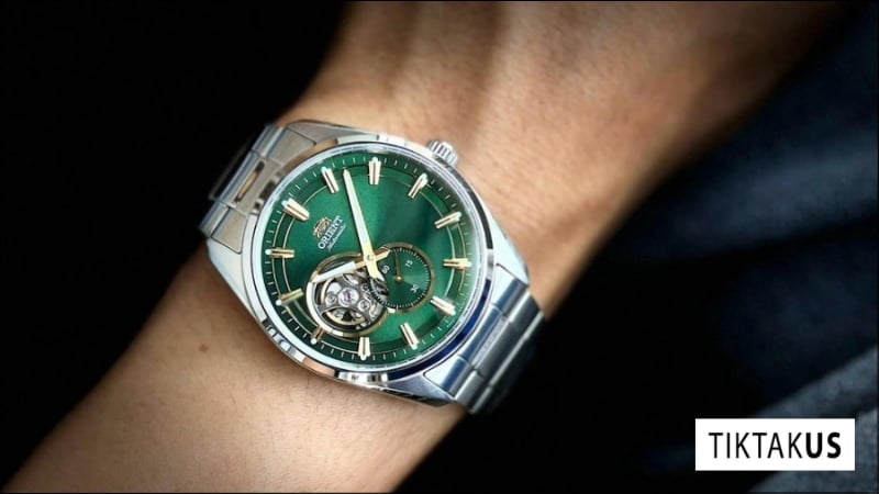 Đồng hồ mặt xanh lá: Cá tính và nổi bật