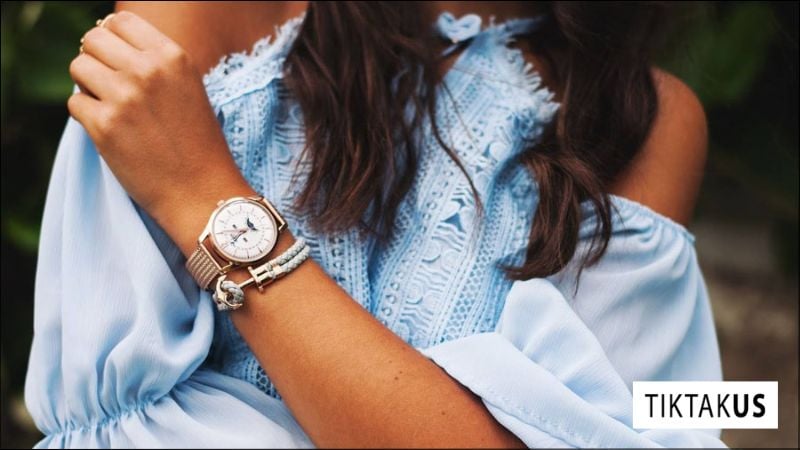Loại dây đeo cũng ảnh hưởng đến sự thoải mái và lựa chọn cách đeo.