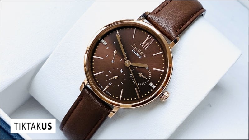 Đồng hồ màu nâu (dây da, mặt số): Ấm áp và cổ điển