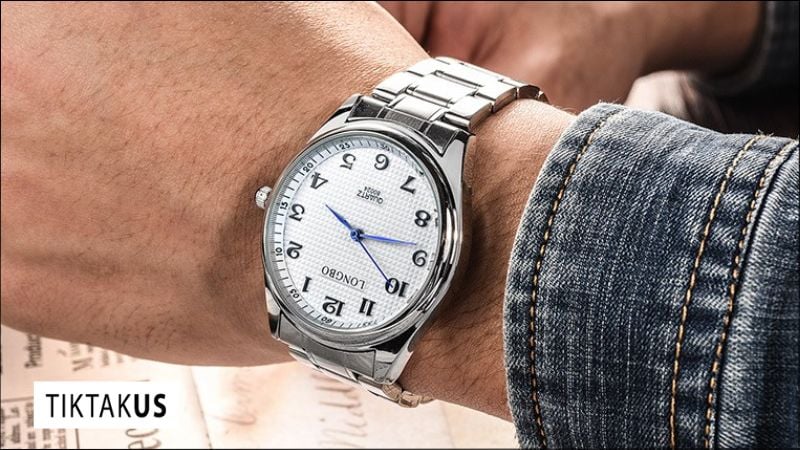 Đa số đồng hồ Longbo sử dụng máy Quartz (chạy pin) của Trung Quốc