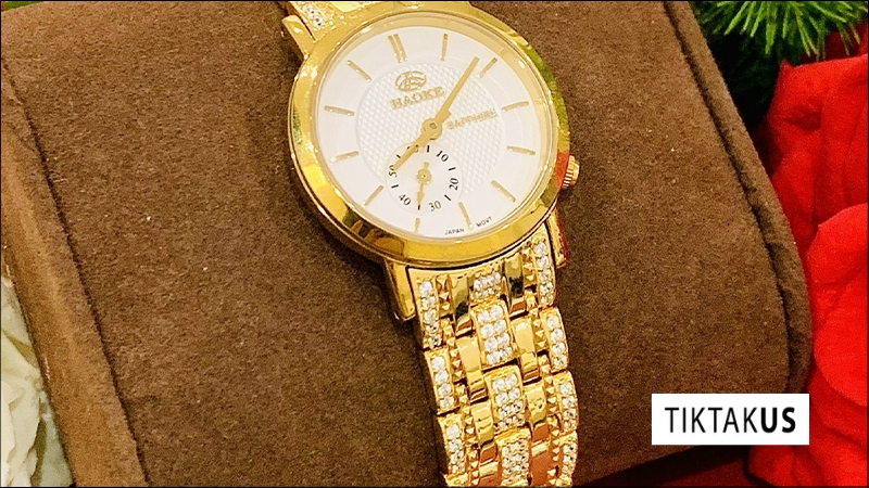 Đồng hồ Haoke sử dụng máy Quartz sản xuất tại Trung Quốc