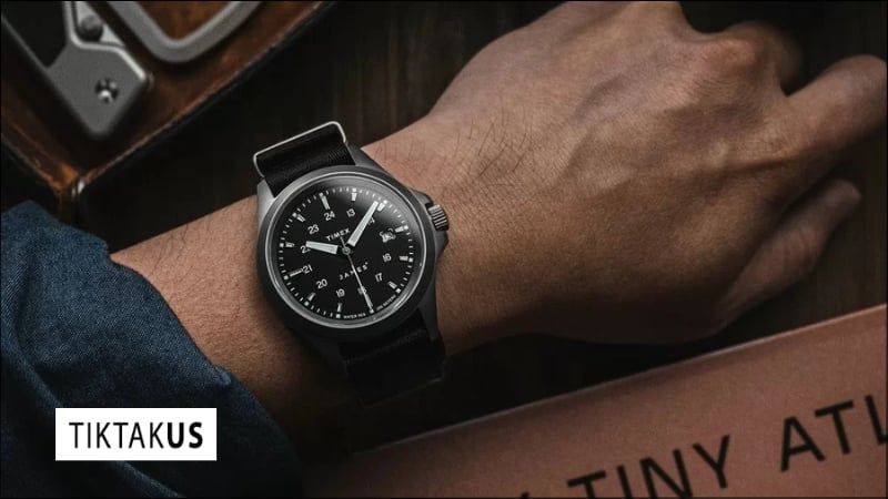 Cần tránh chỉnh lịch ngày và đôi khi cả giờ trong khoảng thời gian hệ thống bánh xe lịch đang hoạt động