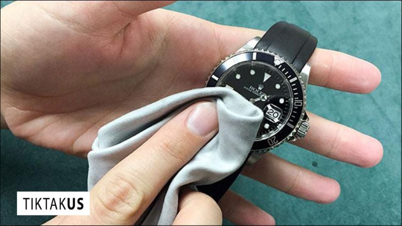 Giữ cho dây đeo luôn duy trì được vẻ sáng bóng, trông như mới.