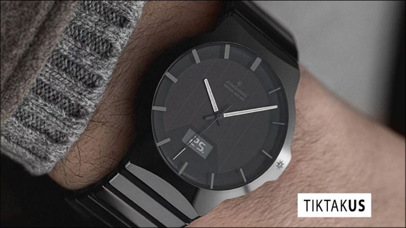 Dù bền bỉ, pin sạc trong đồng hồ năng lượng mặt trời cũng có giới hạn tuổi thọ và cần thay thế sau nhiều năm