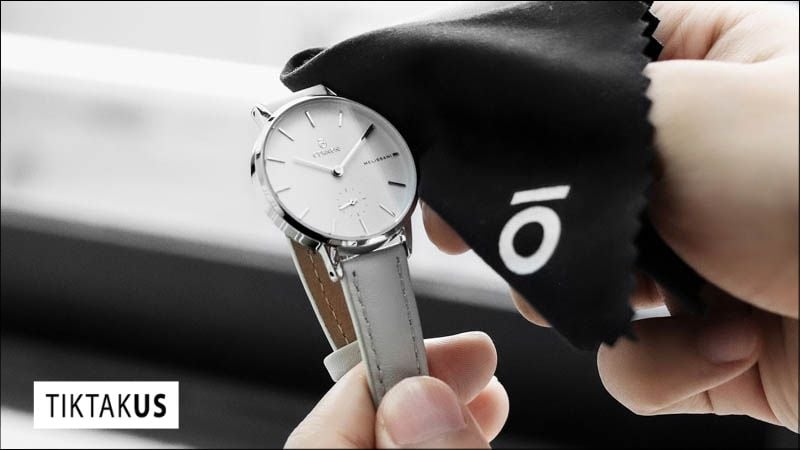 Nếu đồng hồ bạn có dấu hiệu bị gỉ sét nặng hãy mang đến trung tâm sửa chữa