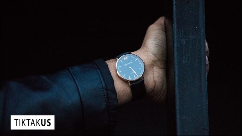 Phong cách thời trang và cá tính riêng chính là kim chỉ nam quan trọng khi lựa chọn màu mặt đồng hồ.