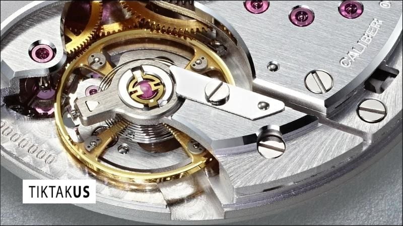 Bảo dưỡng định kỳ, bao gồm lau dầu và kiểm tra các chi tiết, là yếu tố then chốt để duy trì tuổi thọ đồng hồ cơ