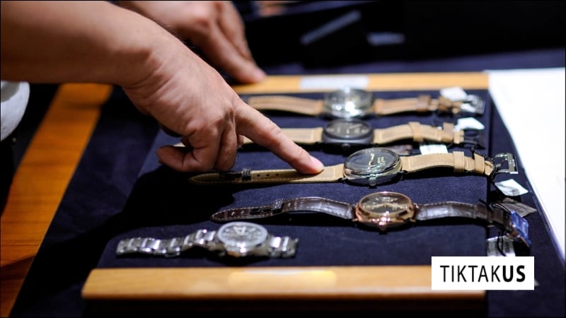 Mua đồng hồ pre-owned tối ưu chi phí