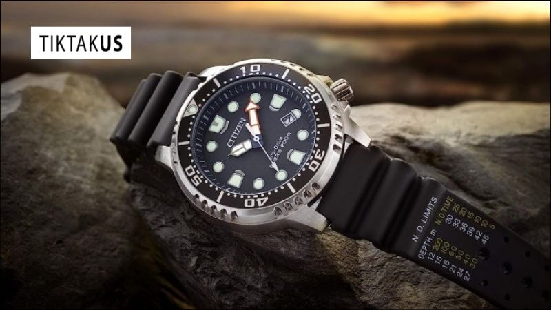 Dấu hiệu nhận biết đồng hồ năng lượng mặt trời sắp hết pin