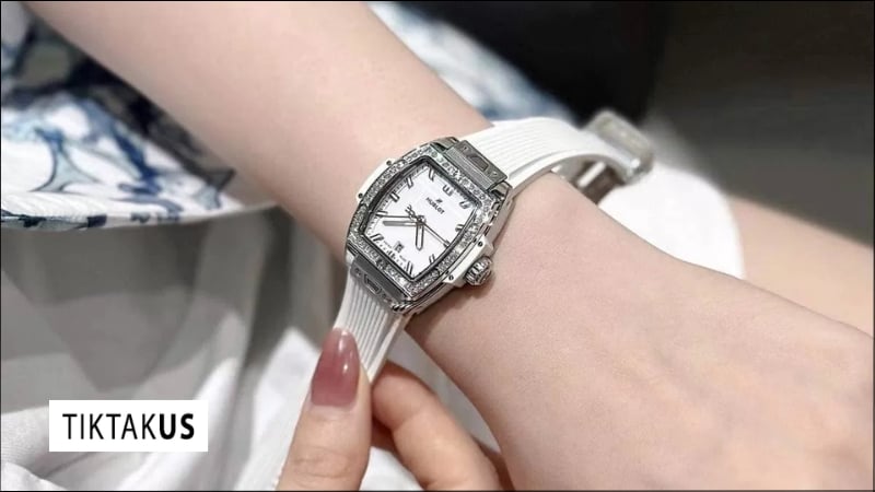Phong cách đeo đồng hồ Hublot cho nữ giới