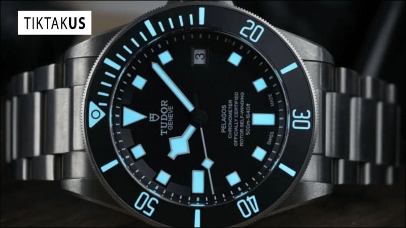 LumiBrite (độc quyền của Seiko - Nhật Bản)