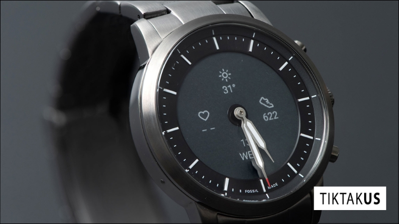 Đồng hồ hybrid có mức chống nước phổ biến từ 3 ATM đến 5 ATM