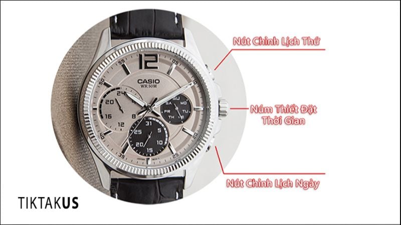 Cách chỉnh lịch trên sub-dial thường tương tự chỉnh lịch ở cửa sổ truyền thống