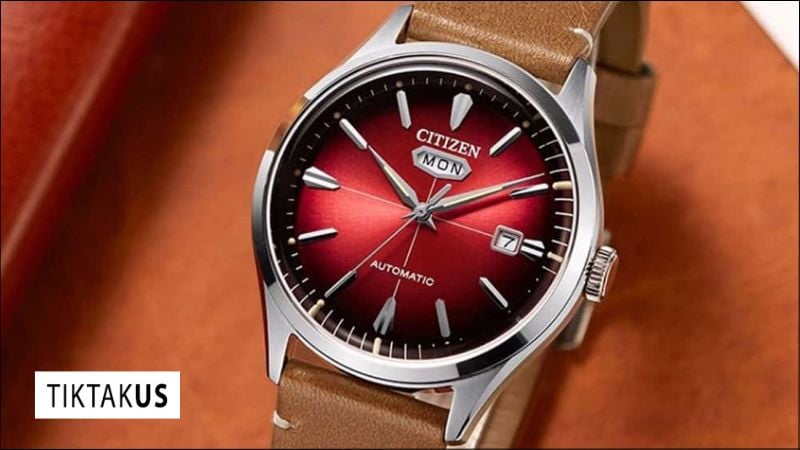 Đồng hồ cơ nhạy cảm hơn với sốc mạnh, va đập hoặc từ trường