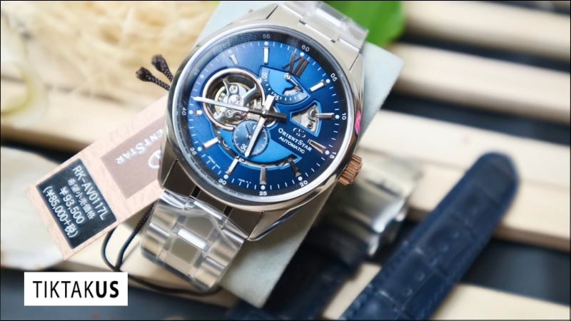 Sức hấp dẫn của Orient Star là việc tích hợp các tính năng cơ khí phức tạp