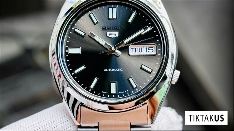 Đồng hồ cơ mang lại cảm giác kết nối đặc biệt với một 