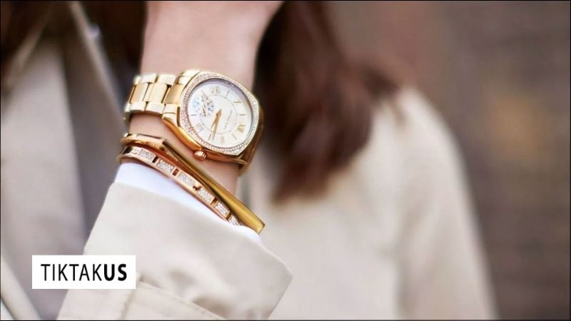 Làm cách nào để giữ đồng hồ mặt trắng luôn đẹp?