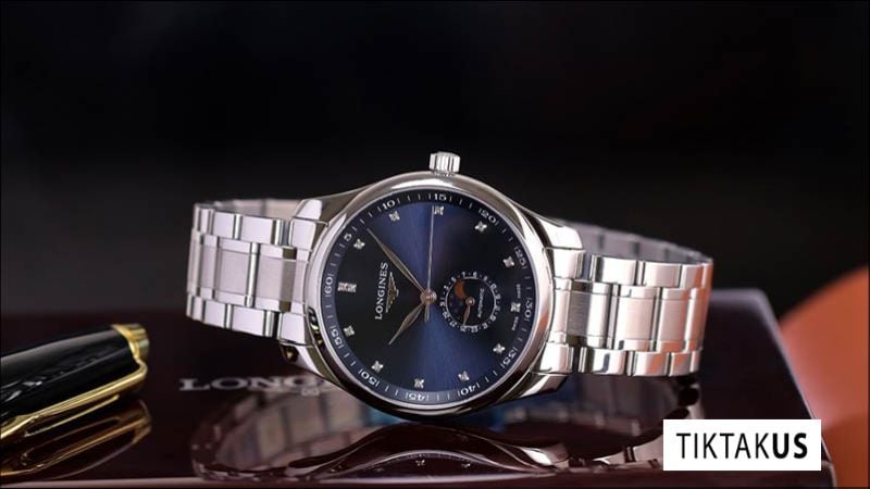 Đồng hồ Moonphase thường có giá trị cao vì nhiều lý do