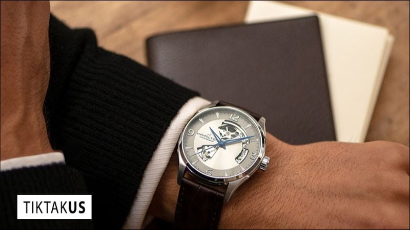 Đồng hồ kim trôi&nbsp;được xem là biểu tượng của những bộ máy phức tạp, tinh xảo.